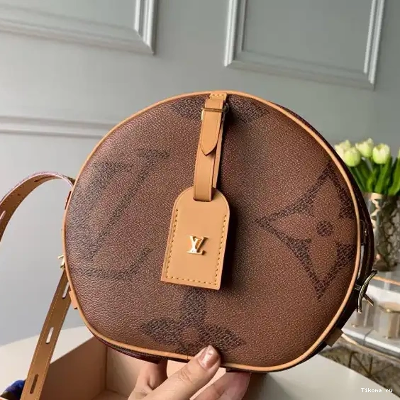 Affordable BOITE Louis Vuitton PETITE CHAPEAU 0505